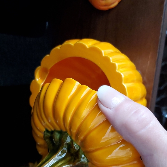 Ceramic Pumpkin 🎃 - Picture 3 of 6